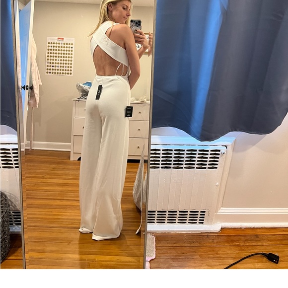 Lulu’s White Jumpsuit with tags on, never worn - Picture 2 of 5